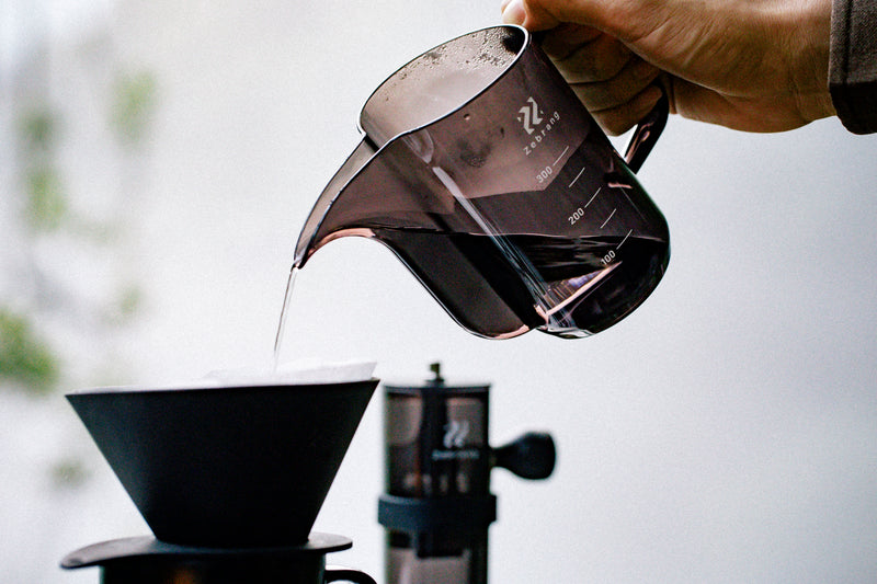 Load image into Gallery viewer, ゼブラン 計量ドリップポット / Zebrang Measuring drip pot
